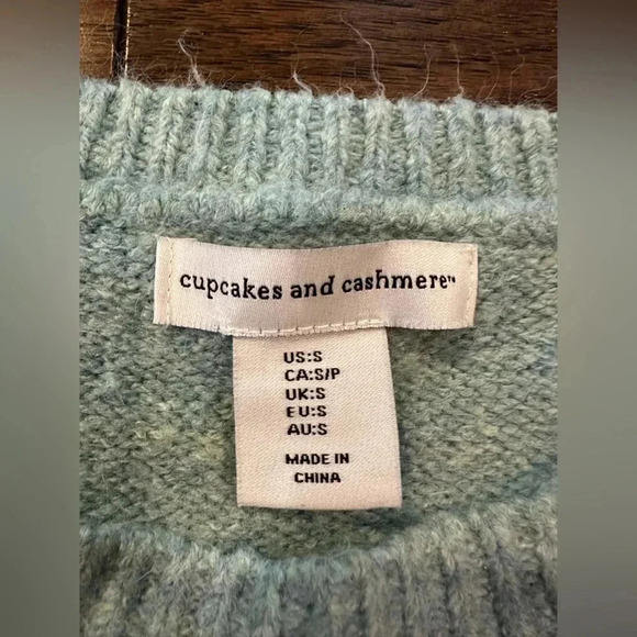 Cupcakes and Cashmere Blue/ Cream Ombré Sweater- Size Small - Picture 2 of 6